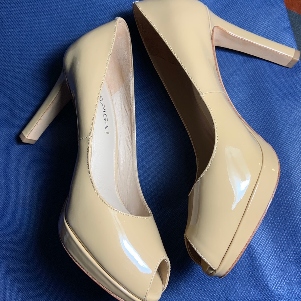 Via Spiga Brandy Peep toe Heels Nude beige 6.5